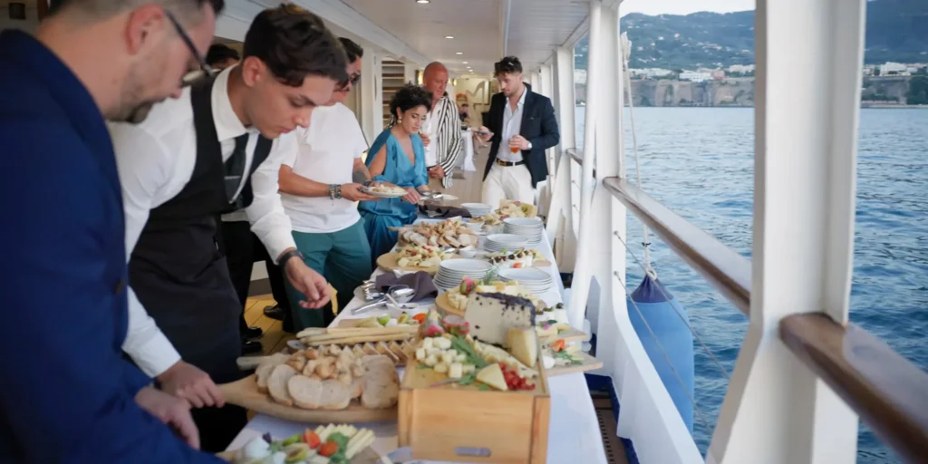 catering on boat di rama